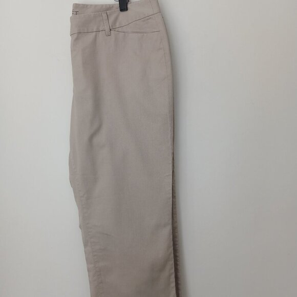 'Modern' Khaki Lightweight 100%Cotton Mid Length Wide Leg Capri Pant NWT Sz 2P - Picture 8 of 8